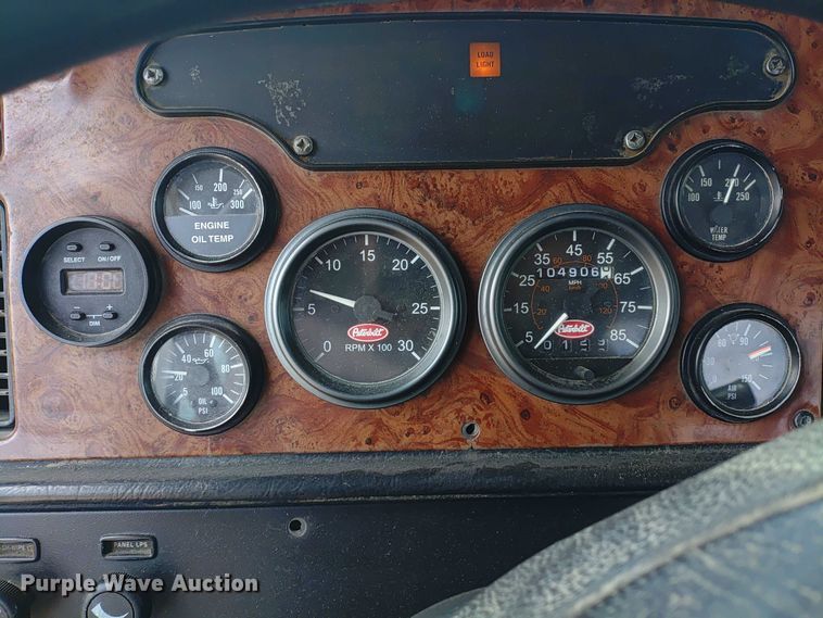 image for item ER2156 2004 Peterbilt 357 ready mix truck