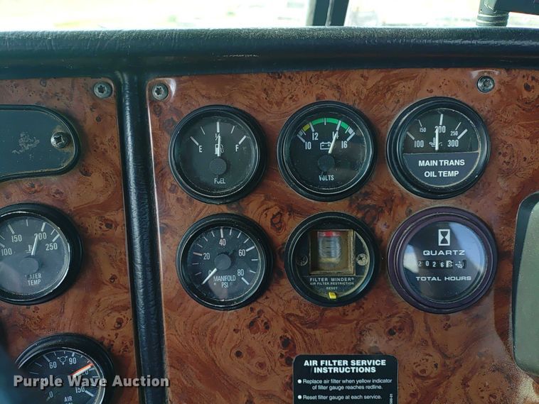 image for item ER2156 2004 Peterbilt 357 ready mix truck