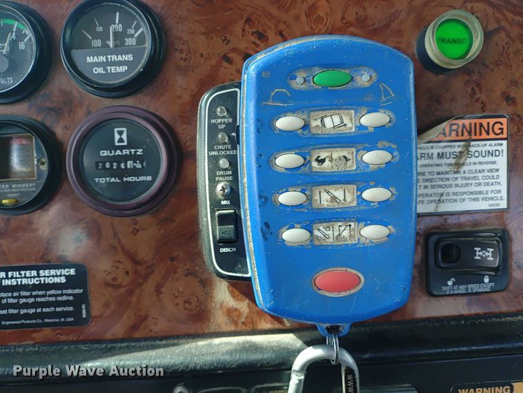 image for item ER2156 2004 Peterbilt 357 ready mix truck