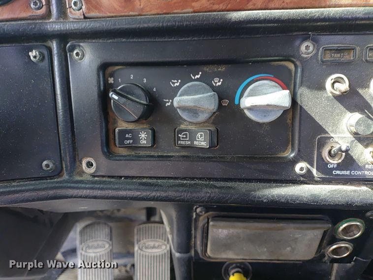 image for item ER2156 2004 Peterbilt 357 ready mix truck