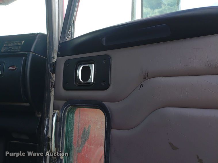 image for item ER2156 2004 Peterbilt 357 ready mix truck