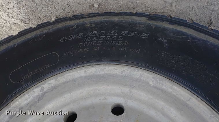 image for item ER2156 2004 Peterbilt 357 ready mix truck