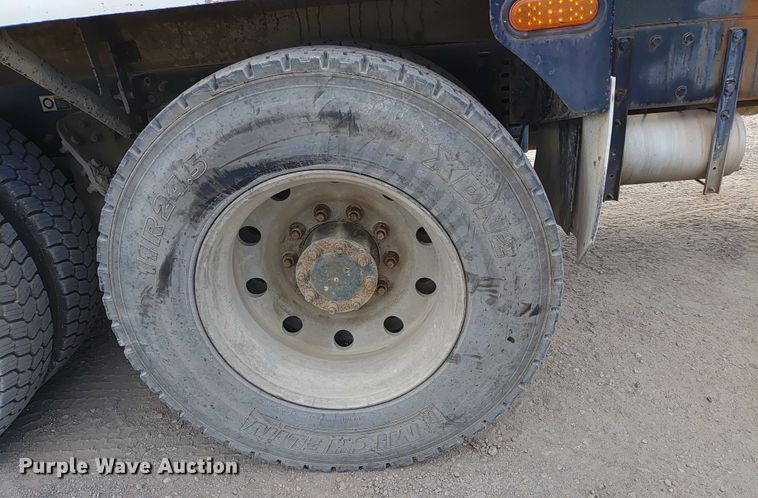 image for item ER2156 2004 Peterbilt 357 ready mix truck