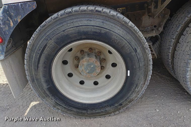 image for item ER2156 2004 Peterbilt 357 ready mix truck