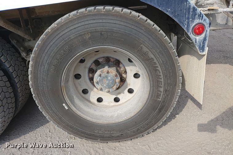 image for item ER2156 2004 Peterbilt 357 ready mix truck