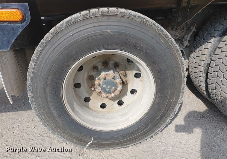 image for item ER2156 2004 Peterbilt 357 ready mix truck