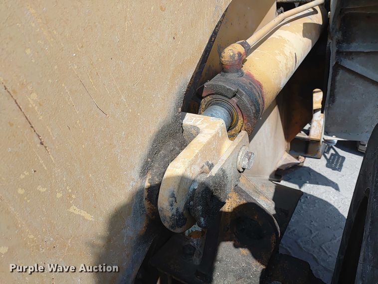 image for item ER2157 2001 Caterpillar 938G wheel loader