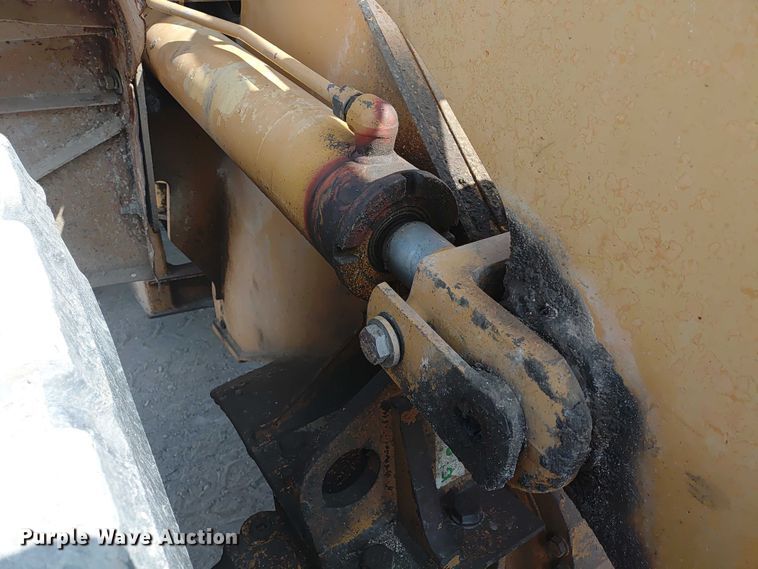 image for item ER2157 2001 Caterpillar 938G wheel loader