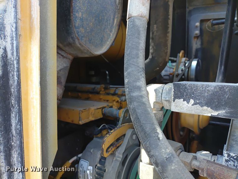 image for item ER2157 2001 Caterpillar 938G wheel loader