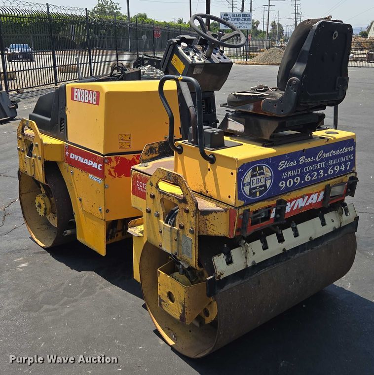 image for item FB9425 1999 Dynapac CC122 double drum vibratory roller