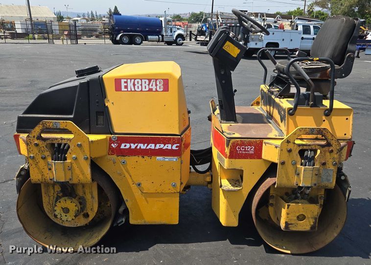image for item FB9425 1999 Dynapac CC122 double drum vibratory roller