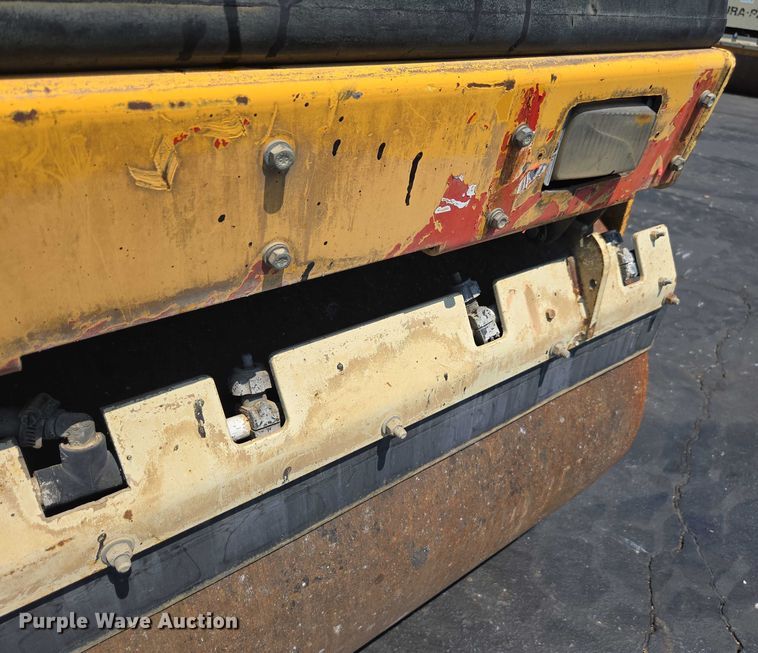 image for item FB9425 1999 Dynapac CC122 double drum vibratory roller