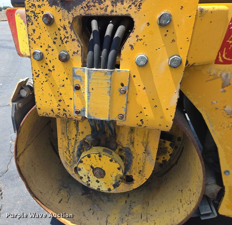 image for item FB9425 1999 Dynapac CC122 double drum vibratory roller