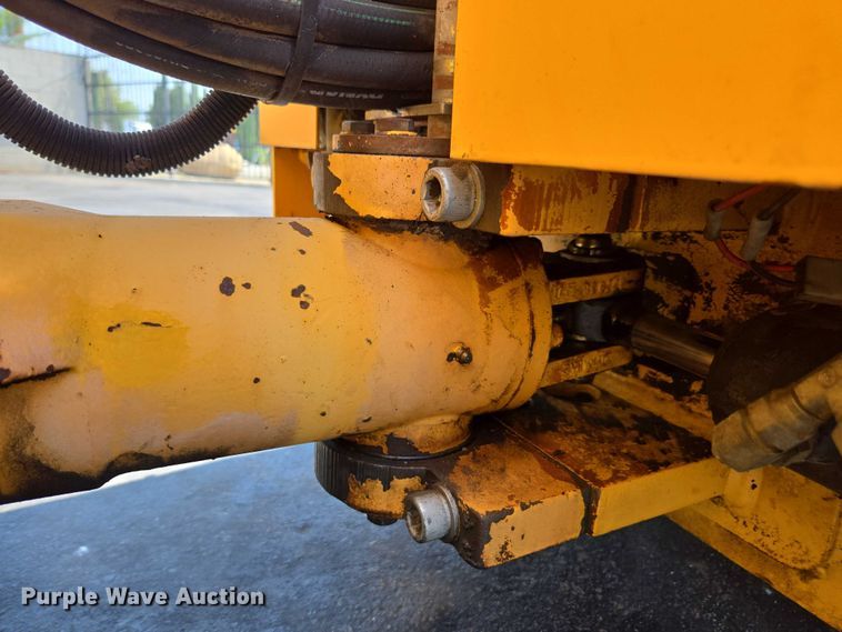 image for item FB9425 1999 Dynapac CC122 double drum vibratory roller