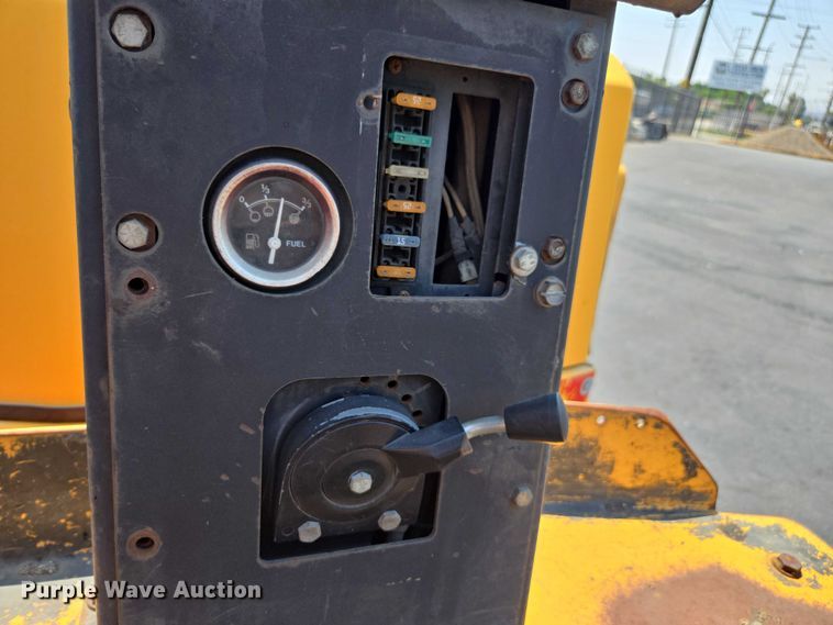 image for item FB9425 1999 Dynapac CC122 double drum vibratory roller