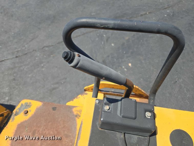 image for item FB9425 1999 Dynapac CC122 double drum vibratory roller