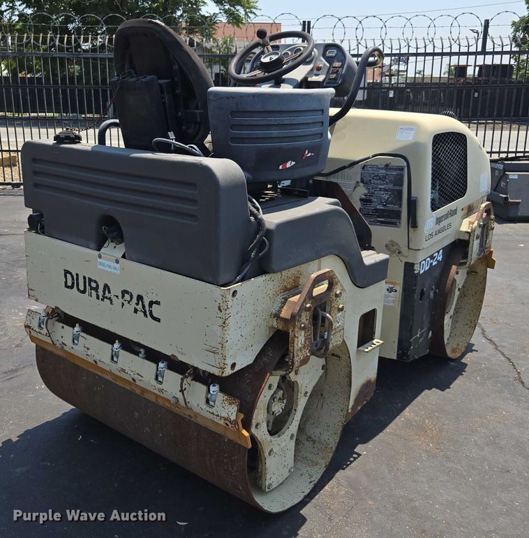 image for item FB9426 2002 Ingersoll-Rand DD-24 double drum vibratory roller