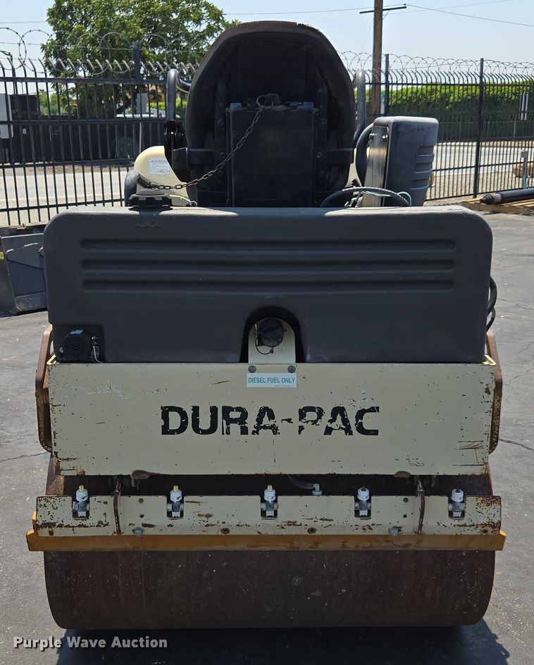 image for item FB9426 2002 Ingersoll-Rand DD-24 double drum vibratory roller