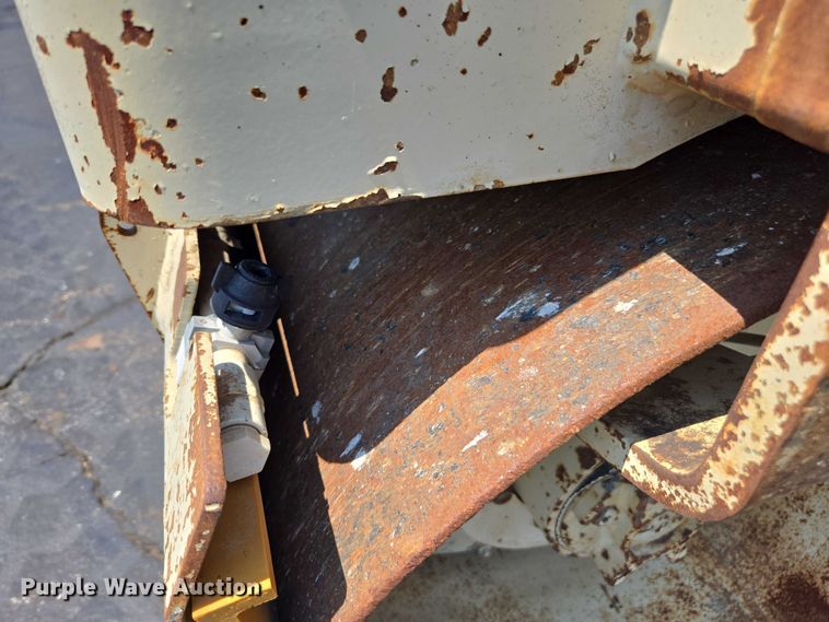 image for item FB9426 2002 Ingersoll-Rand DD-24 double drum vibratory roller