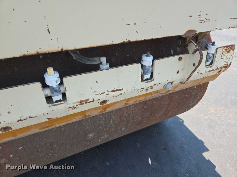 image for item FB9426 2002 Ingersoll-Rand DD-24 double drum vibratory roller