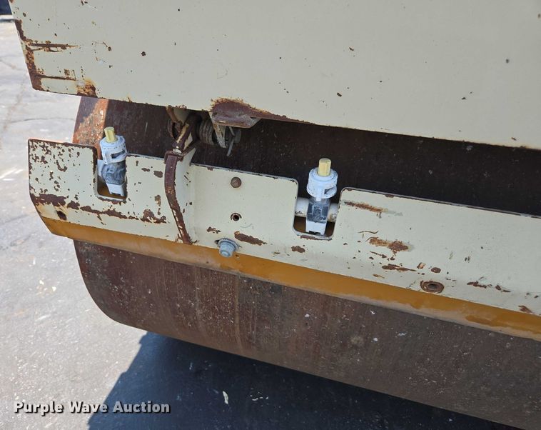 image for item FB9426 2002 Ingersoll-Rand DD-24 double drum vibratory roller