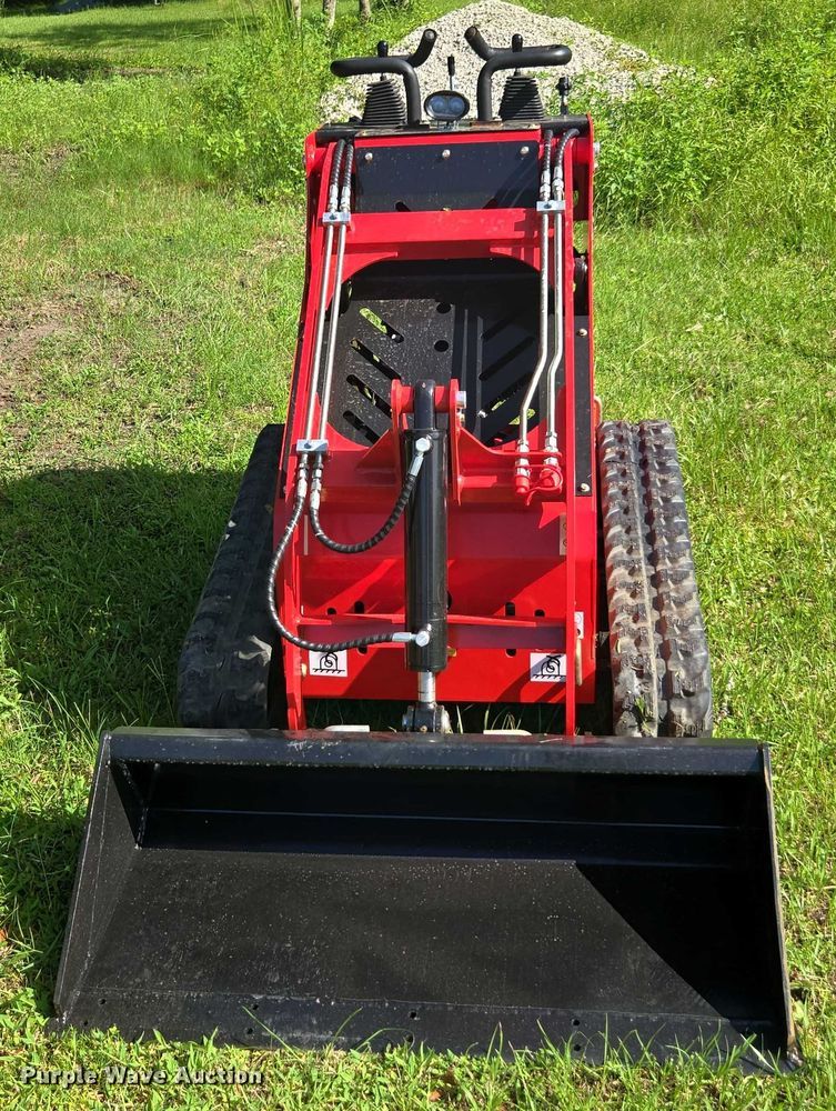 image for item FB9441 2025 Rippa NDI625 compact utility loader