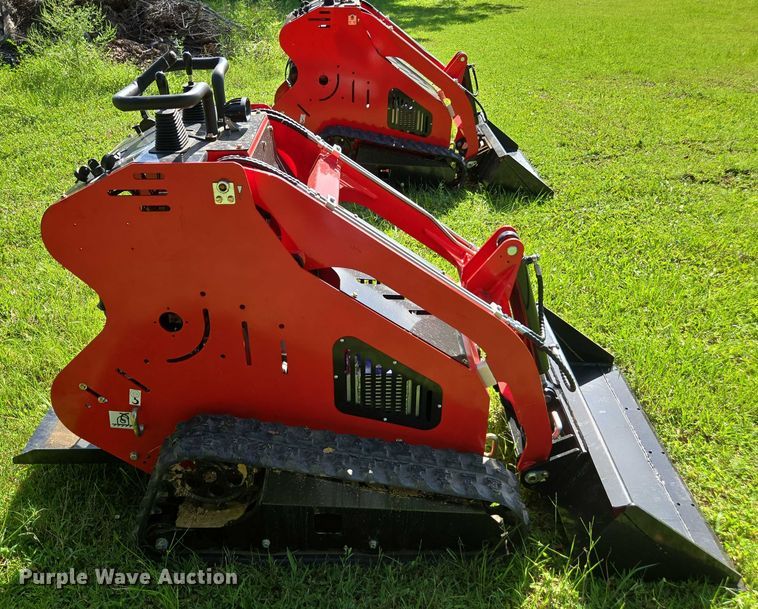 image for item FB9441 2025 Rippa NDI625 compact utility loader