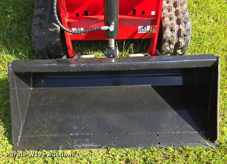 image for item FB9441 2025 Rippa NDI625 compact utility loader