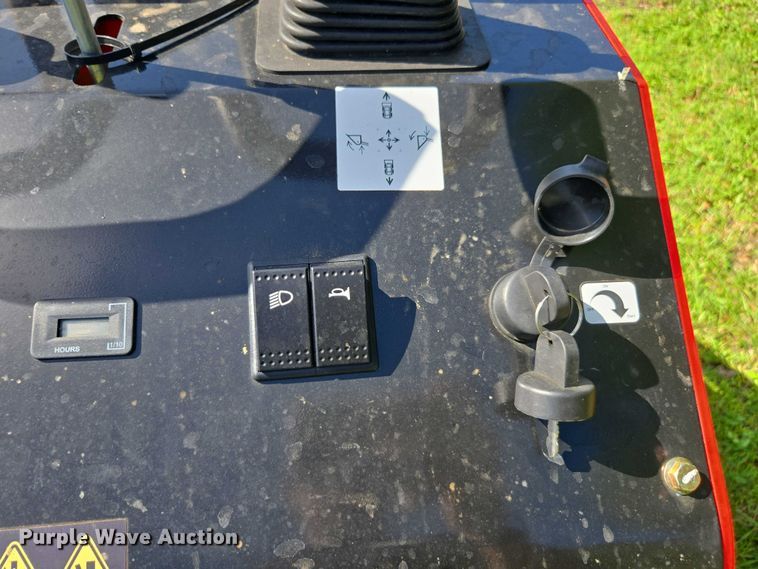 image for item FB9441 2025 Rippa NDI625 compact utility loader