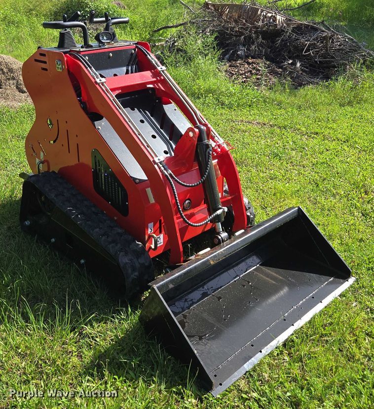 image for item FB9442 Rippa  NDI625 compact utility loader