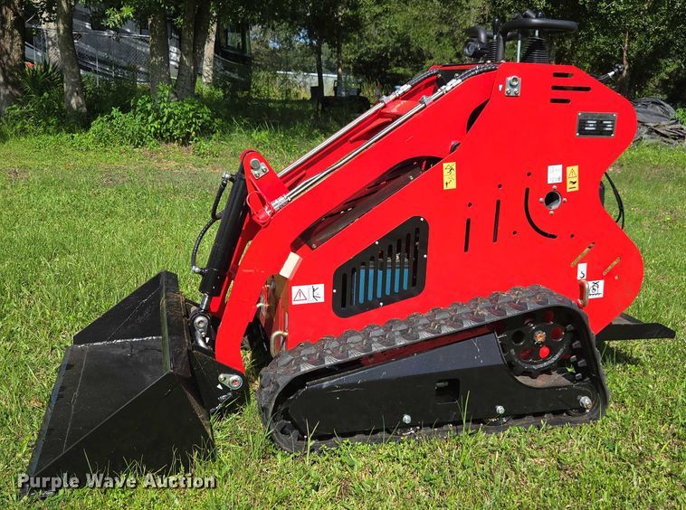 image for item FB9442 Rippa  NDI625 compact utility loader