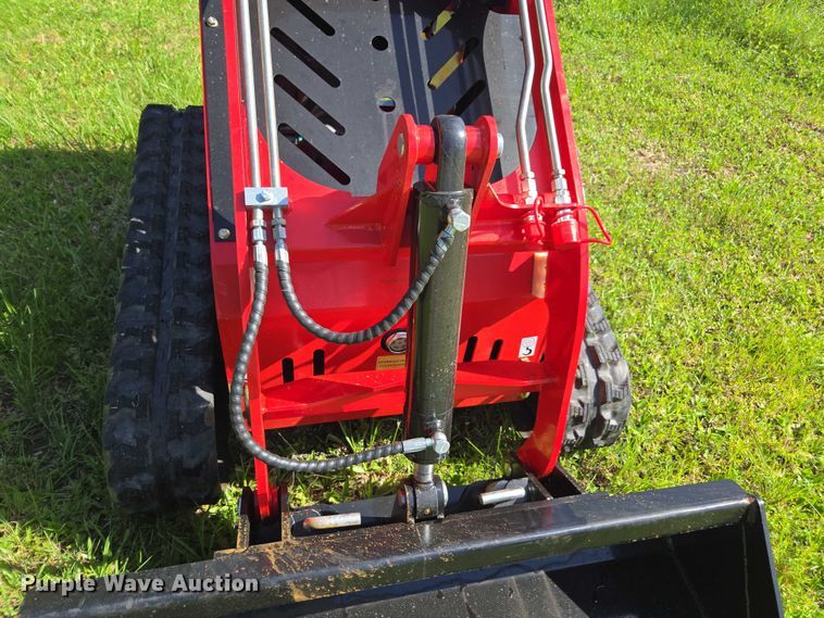 image for item FB9442 Rippa  NDI625 compact utility loader