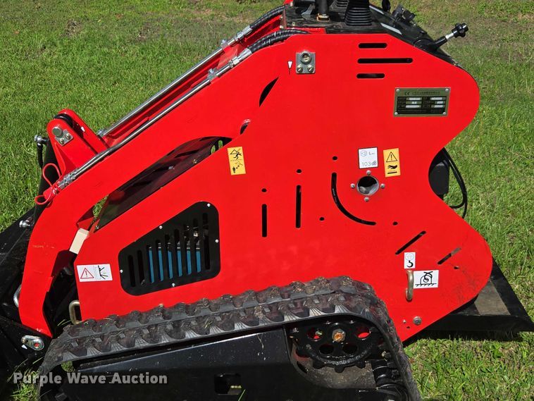 image for item FB9442 Rippa  NDI625 compact utility loader