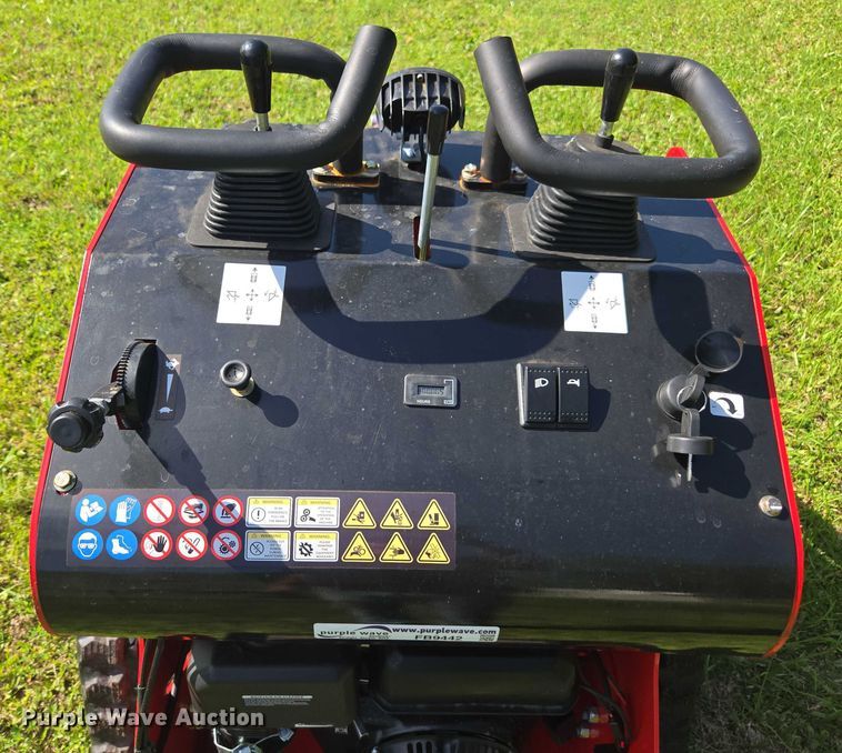 image for item FB9442 Rippa  NDI625 compact utility loader