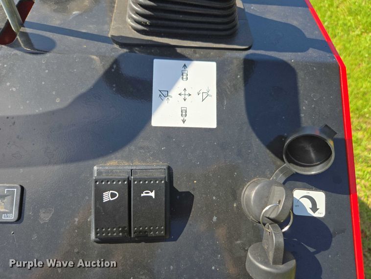 image for item FB9442 Rippa  NDI625 compact utility loader