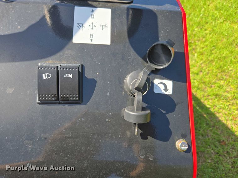 image for item FB9442 Rippa  NDI625 compact utility loader