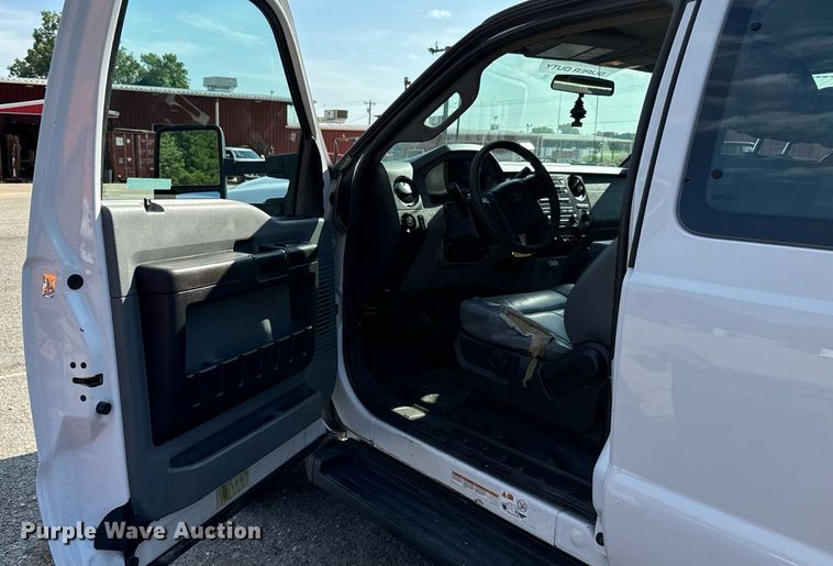 image for item HI9348 2016 Ford F550 SuperCab utility / service truck