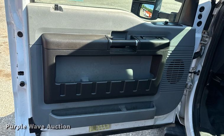 image for item HI9348 2016 Ford F550 SuperCab utility / service truck