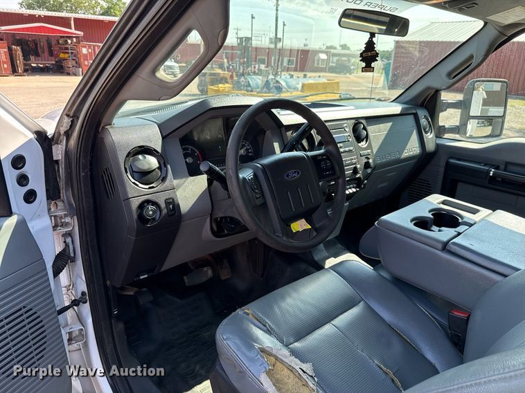 image for item HI9348 2016 Ford F550 SuperCab utility / service truck