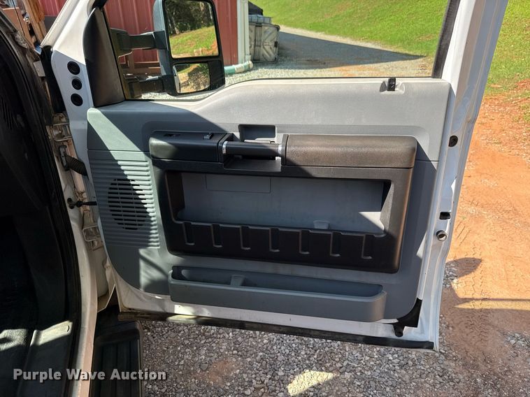 image for item HI9348 2016 Ford F550 SuperCab utility / service truck