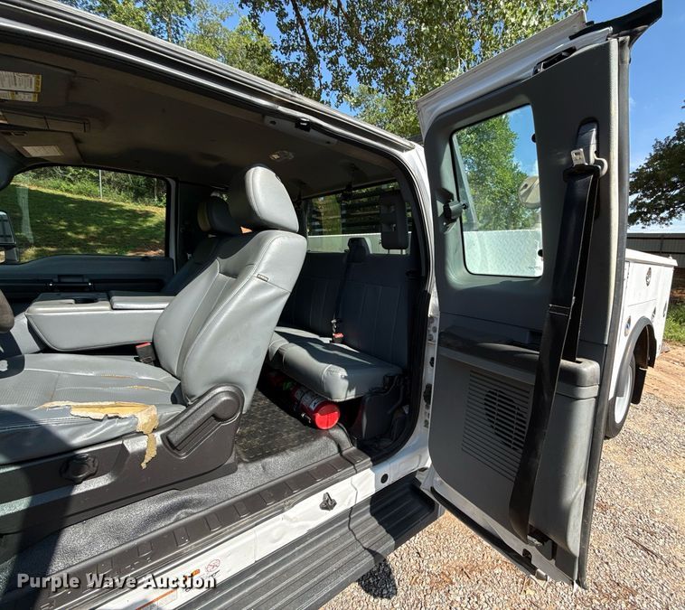 image for item HI9348 2016 Ford F550 SuperCab utility / service truck