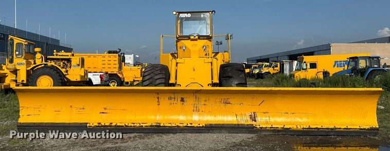 image for item MZ9400 1976 Michigan 280C wheeled dozer