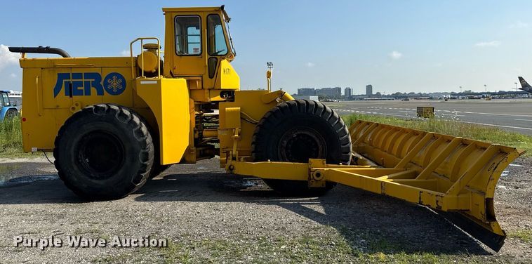 image for item MZ9400 1976 Michigan 280C wheeled dozer