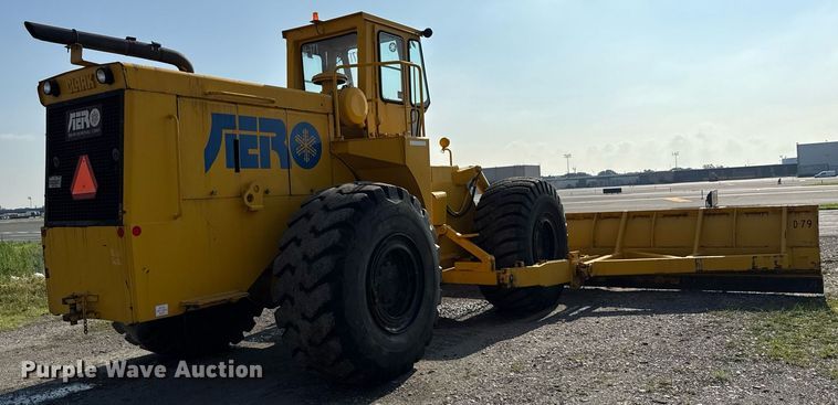 image for item MZ9400 1976 Michigan 280C wheeled dozer