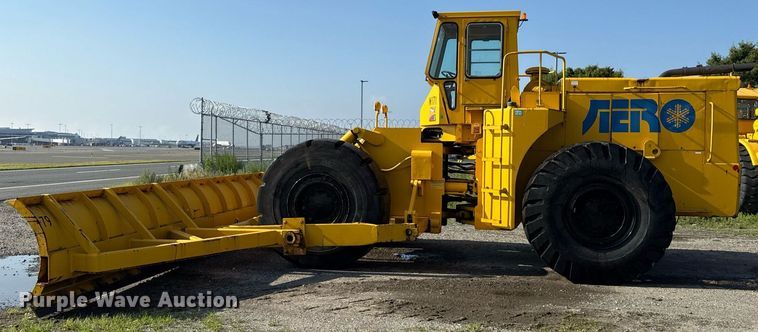 image for item MZ9400 1976 Michigan 280C wheeled dozer