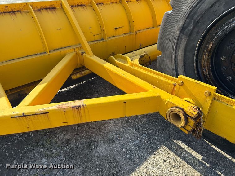 image for item MZ9400 1976 Michigan 280C wheeled dozer