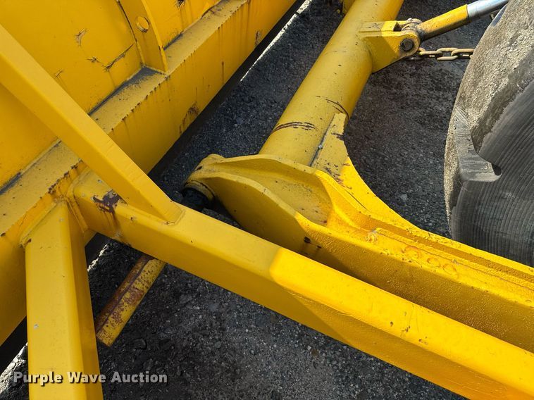 image for item MZ9400 1976 Michigan 280C wheeled dozer