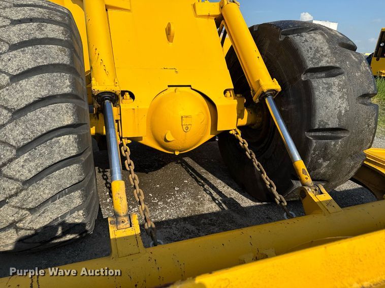 image for item MZ9400 1976 Michigan 280C wheeled dozer