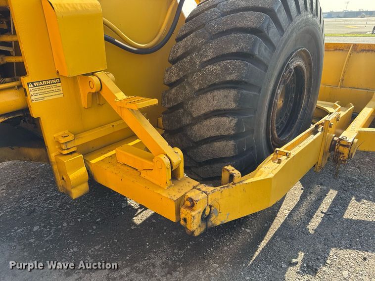 image for item MZ9400 1976 Michigan 280C wheeled dozer