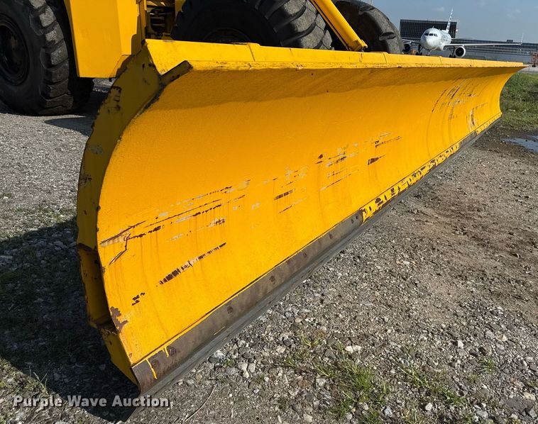 image for item MZ9400 1976 Michigan 280C wheeled dozer